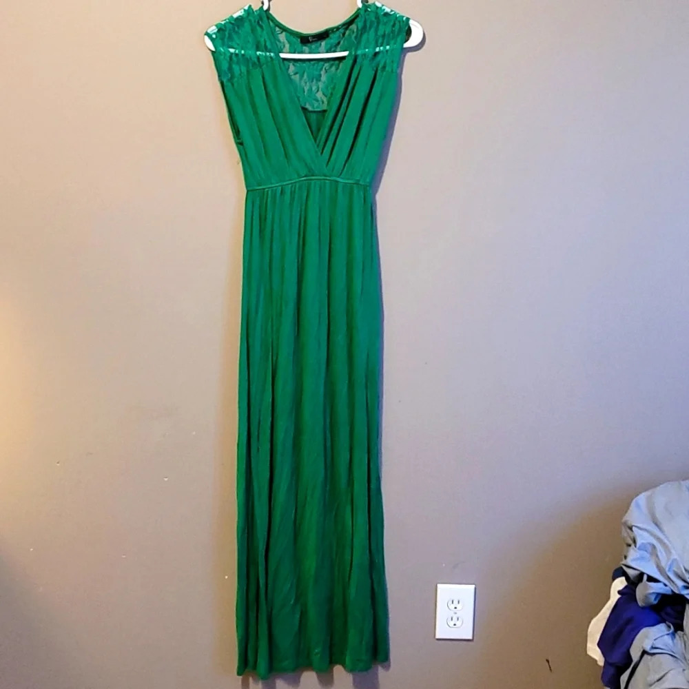 E11-PINC : WOMEN SIZE SMALL GREEN LONG MAXI DRESS